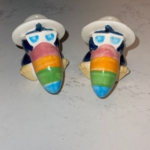 Salt and pepper shakers birds
